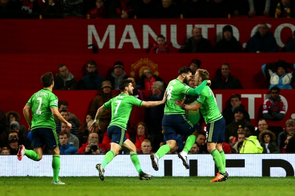  南安普顿主场惜败给富勒姆保级形势严峻